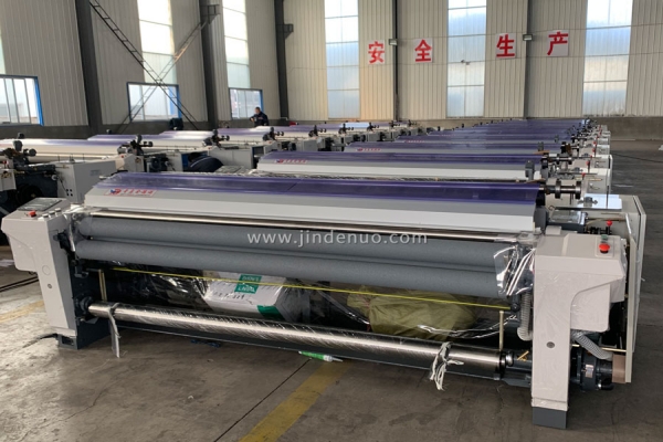 噴水織機(jī)